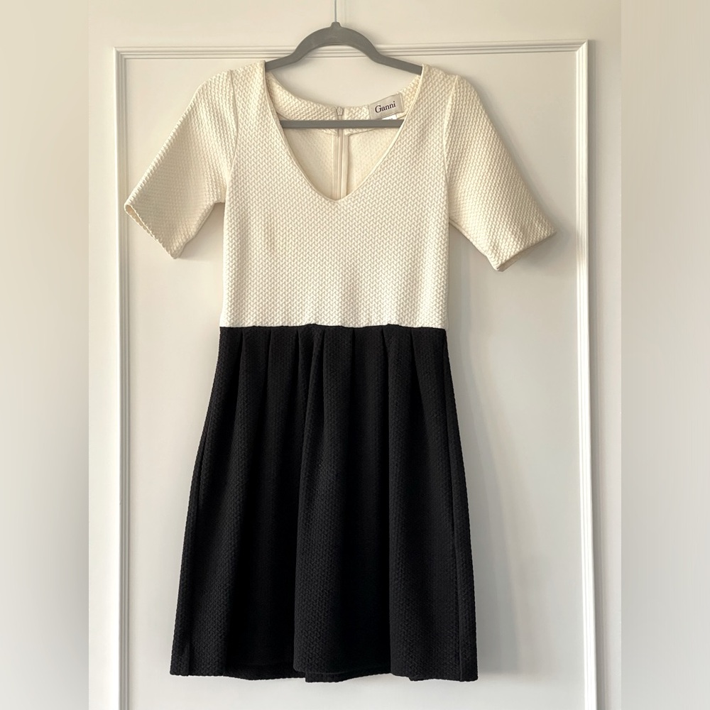 Ganni two-tone fall/winter dress 3/4 sleeve